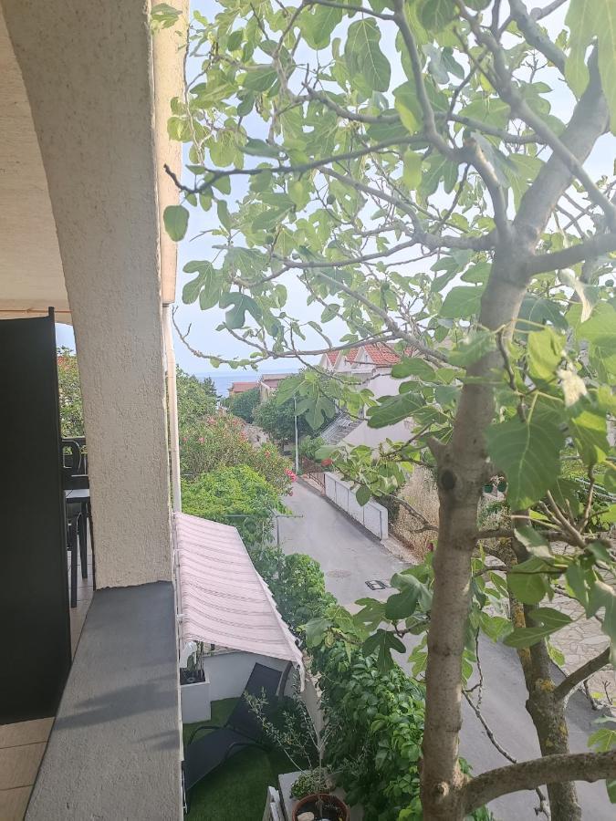 Apartments Branka- 4 Apartments In House- 1 Apartment Has Jacuzzi Vir Εξωτερικό φωτογραφία