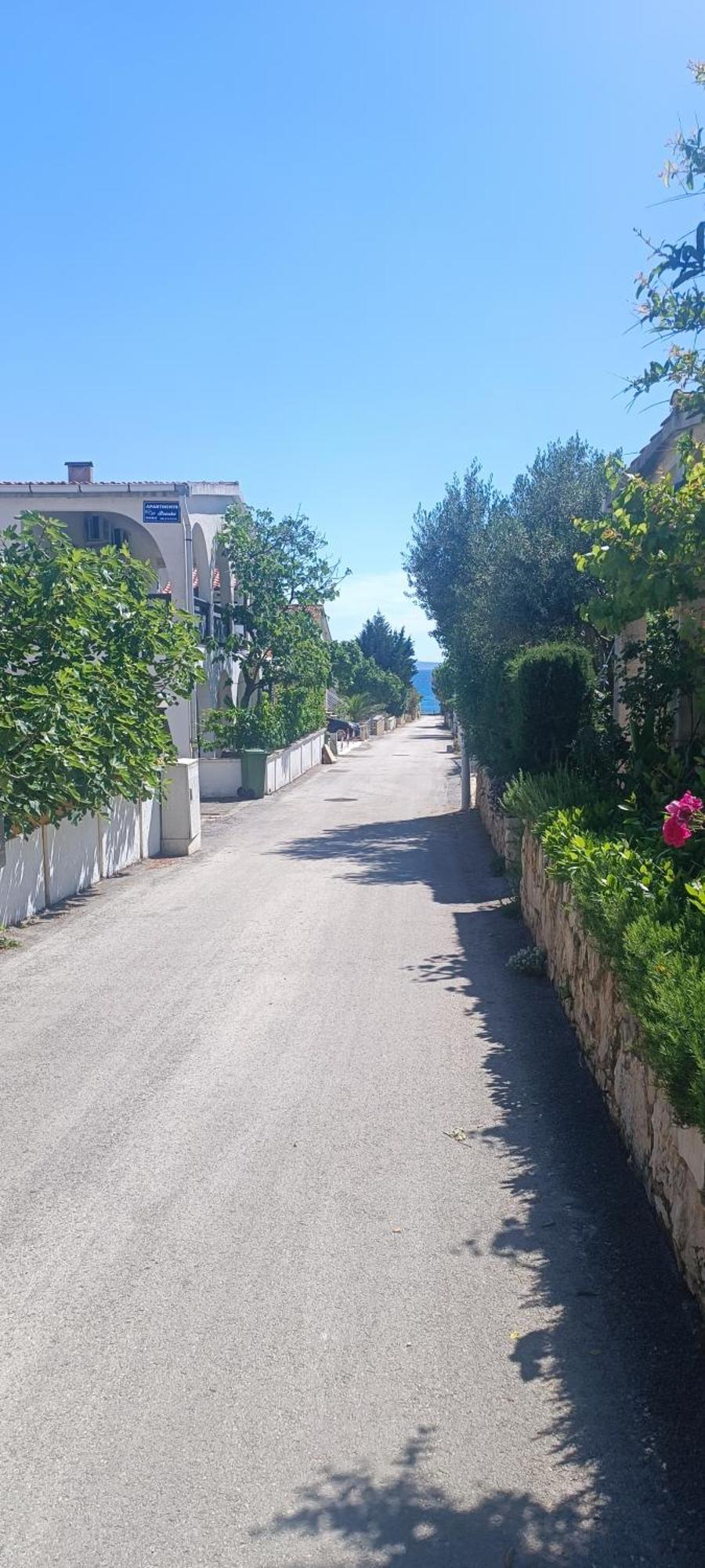 Apartments Branka- 4 Apartments In House- 1 Apartment Has Jacuzzi Vir Εξωτερικό φωτογραφία