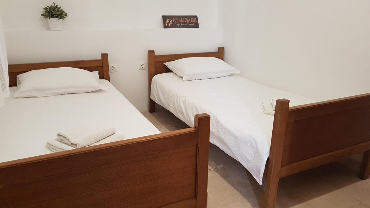 Apartments Branka- 4 Apartments In House- 1 Apartment Has Jacuzzi Vir Εξωτερικό φωτογραφία